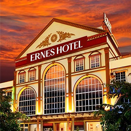 Ernes Hotel Bandar Perda Kampong Permatang Batu Exterior foto